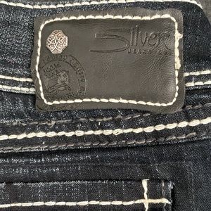 Silver boot cut Suki flap jeans. W 29/L 30 dark wash